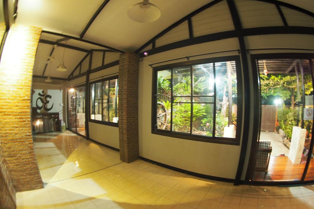 Mon Lodge & Yoga Donmueang Banguecoque Exterior foto