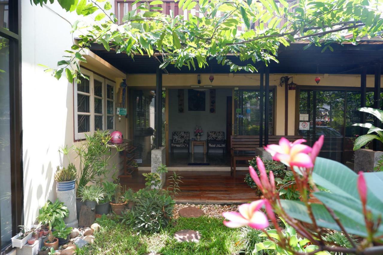 Mon Lodge & Yoga Donmueang Banguecoque Exterior foto